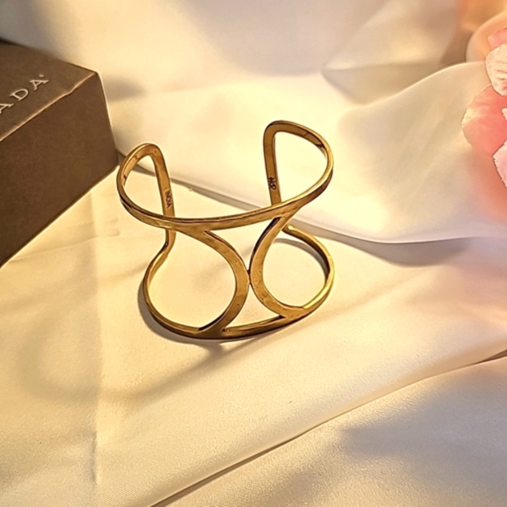 Silpada Looped in Cuff Hammered Brass Bracelet  KRB0080